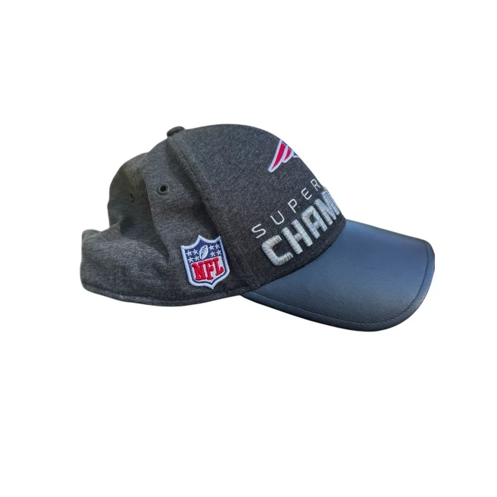 New‎ England Patriots Super Bowl LI Champions New Era 9FORTY Hat strapback EUC